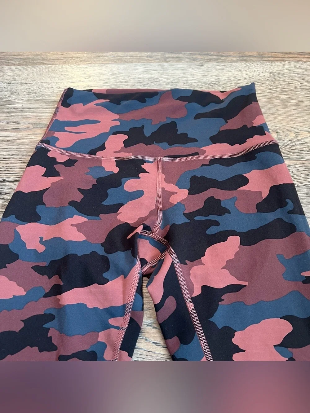 Lululemon Wunder Train High-Rise Tight 25” Heritage 365 Camo Smoky Red Night 4